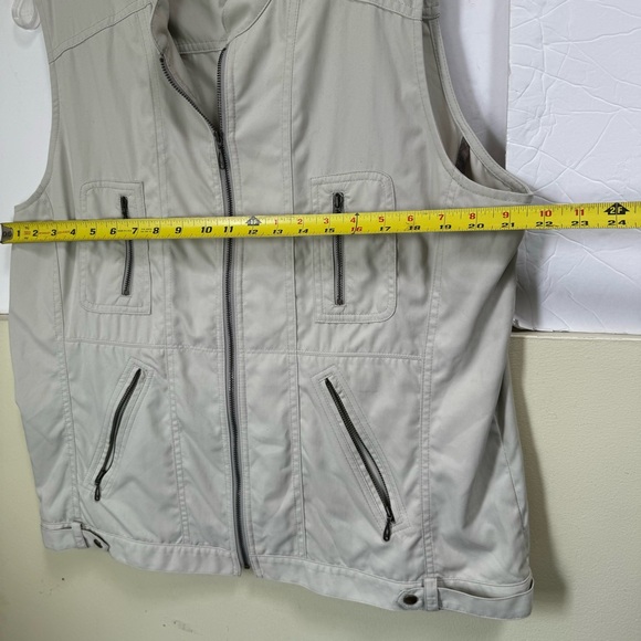 Tilley Utility Pocket Safari Lightweight Outdoor Hiking Travel Vest Nylon Tan L - Picture 14 of 15